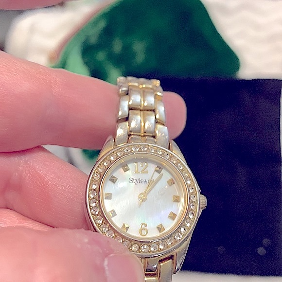 Elegant Mother-of-Pearl, Diamond Crystals Paved, Gold-Studded Ladies Watch Nacre main image 13